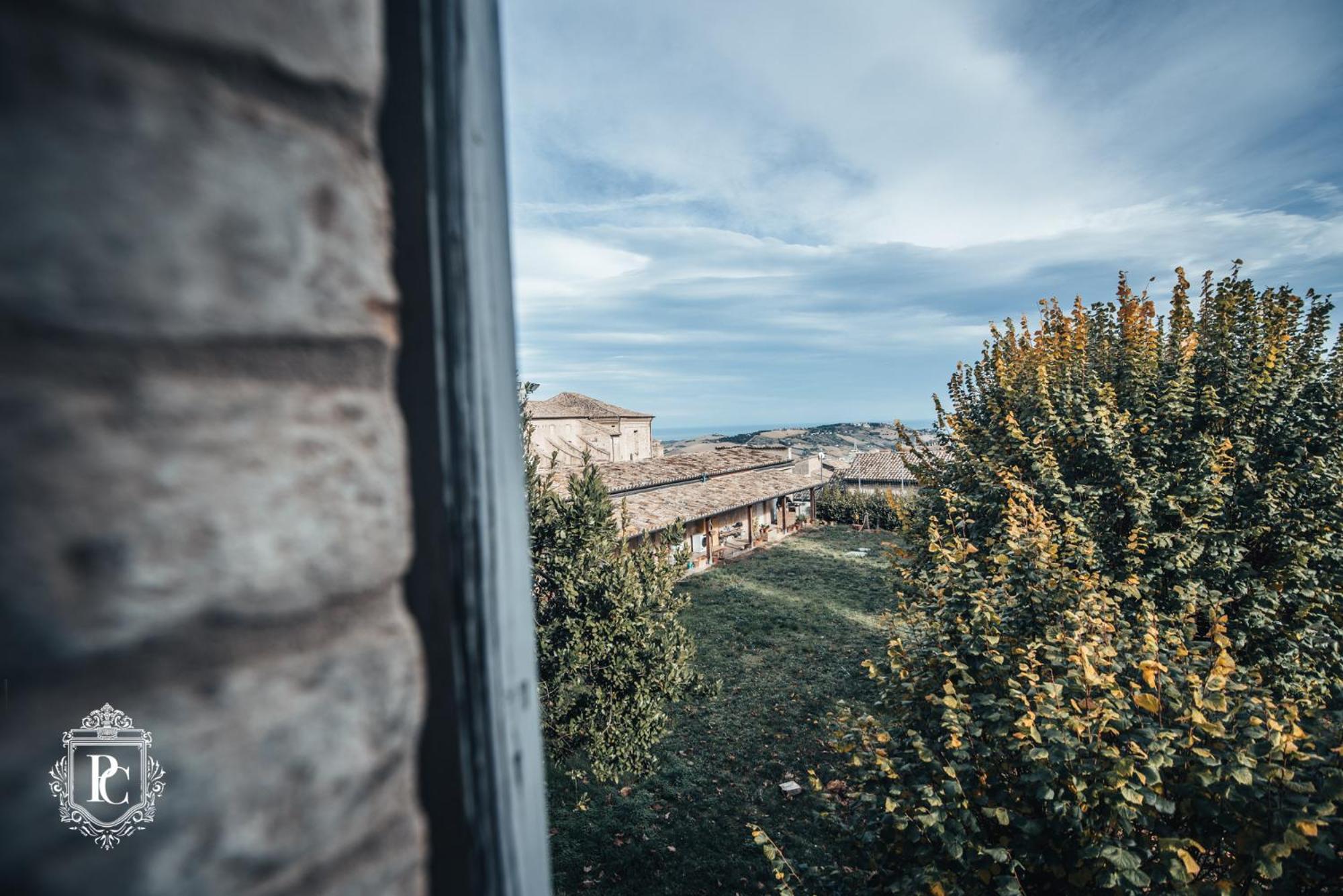 Palazzo Capparucci - Dimora Storica Hotel Фермо Екстериор снимка