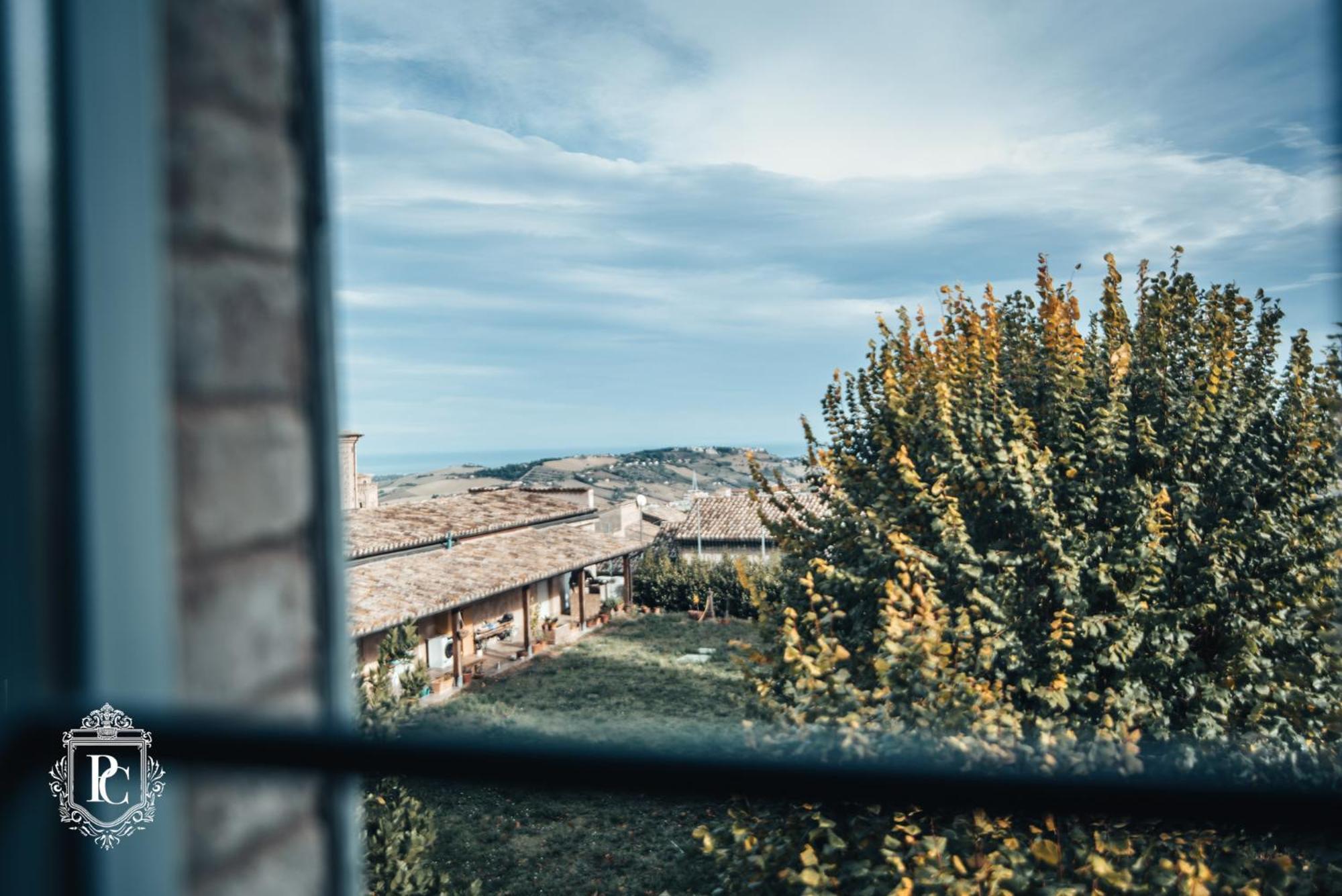 Palazzo Capparucci - Dimora Storica Hotel Фермо Екстериор снимка