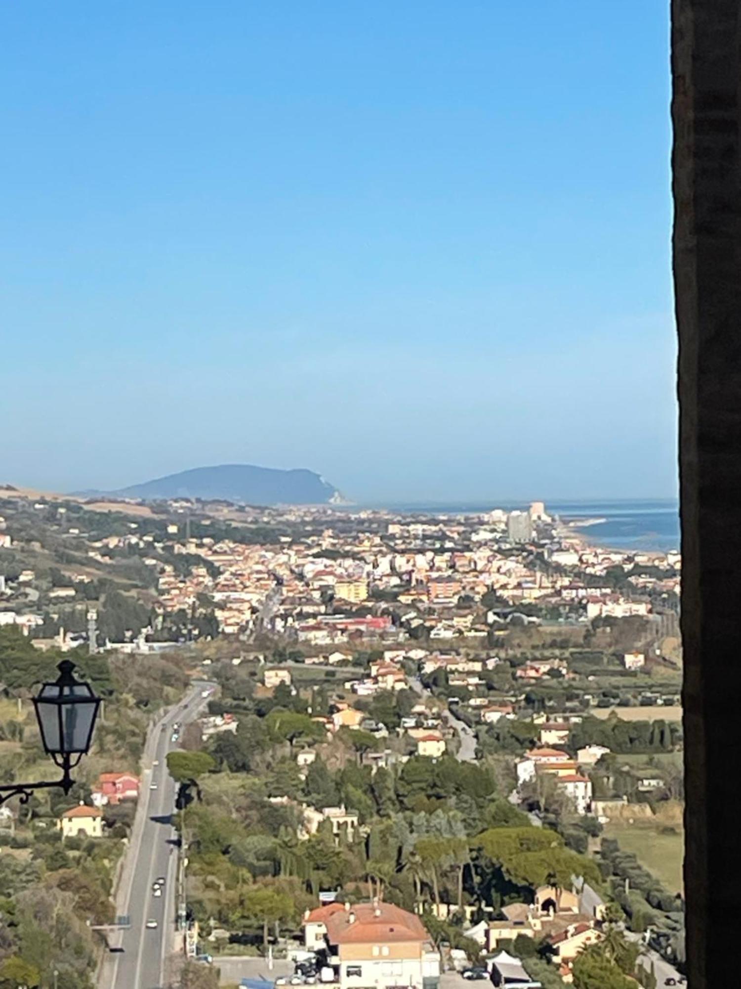 Palazzo Capparucci - Dimora Storica Hotel Фермо Екстериор снимка